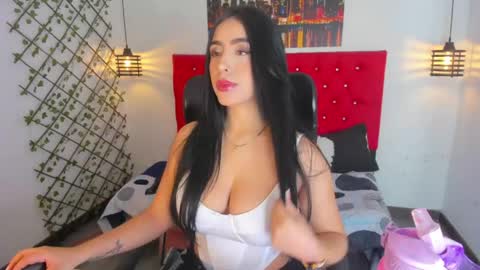 Snapshot of jessica_bellini chatting on May 2026 04:51:02 AM Jessica online show from May 2026 04:51:02 AM