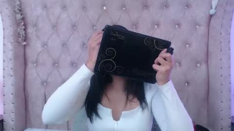 Jessica  online show from November 2025 03:01:01 PM