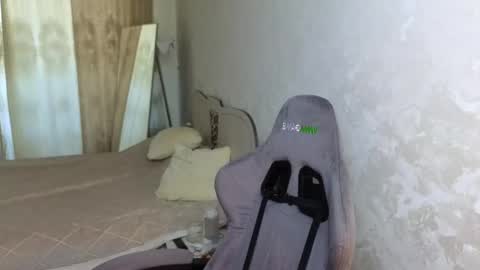 Jessy online show from October 2025 05:57:02 AM