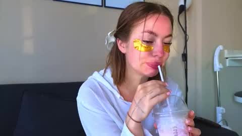 Jessy online show from December 2025 02:17:02 AM