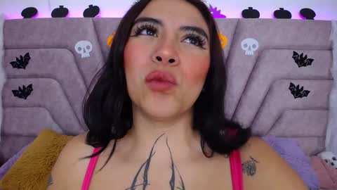 Jessica Kraft online show from October 2025 01:18:01 AM