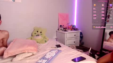 Jess And Rogger independents online show from December 2025 10:52:01 PM