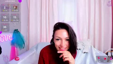 Snapshot of jessica_tiny chatting on July 2026 01:43:02 AM Jessica online show from July 2026 01:43:02 AM