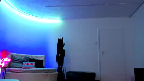 Jessy online show from September 2025 05:17:01 PM