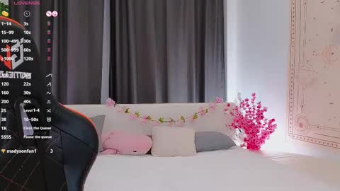 Snapshot of jessie_johns chatting on February 2025 04:15:01 PM jessie_johns online show from February 2025 04:15:01 PM