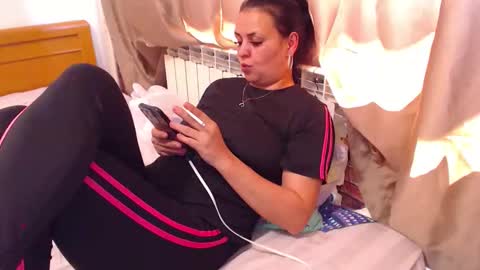 Snapshot of jessiestar3 chatting on May 2026 10:44:01 AM jessiestar3 online show from May 2026 10:44:01 AM