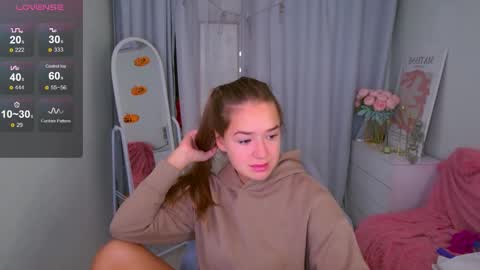 Snapshot of jessiestarz chatting on October 2025 01:56:01 PM Jessi online show from October 2025 01:56:01 PM