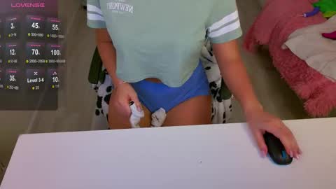 Snapshot of jessiestarz chatting on November 2025 01:44:01 PM Jessi online show from November 2025 01:44:01 PM