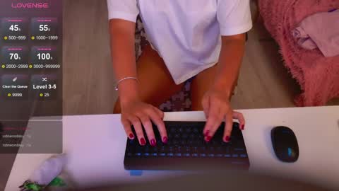 Jessi online show from April 2026 02:22:01 PM