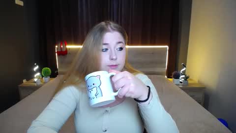 Jess online show from October 2025 06:43:01 AM