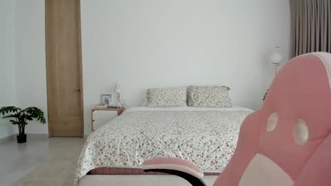    online show from February 2025 02:13:02 PM