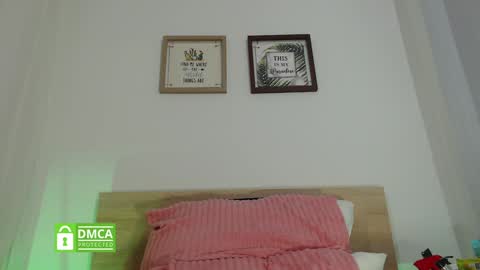 Snapshot of jessiwet chatting on December 2024 07:51:01 PM jessiwet online show from December 2024 07:51:01 PM