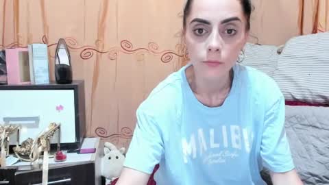 Snapshot of jessylonghair chatting on July 2026 09:50:01 PM Jessylonghair online show from July 2026 09:50:01 PM