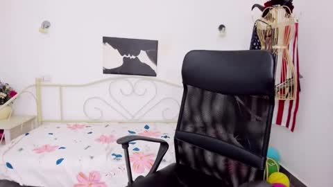 Jessy online show from January 2025 04:00:02 PM