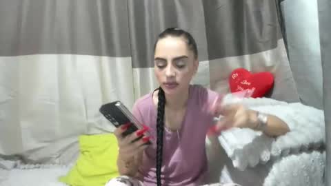 Jessy online show from November 2025 05:24:01 PM