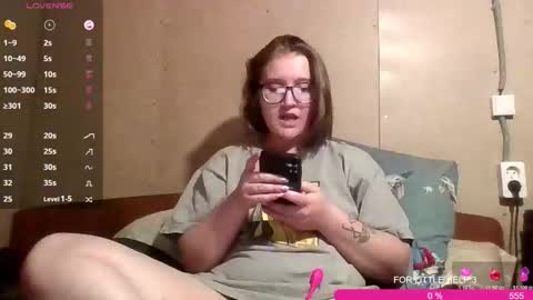 Snapshot of jessystoune1 chatting on October 2025 06:10:01 PM Bye everyone i cant see any reason to stay here wish u luck online show from October 2025 06:10:01 PM