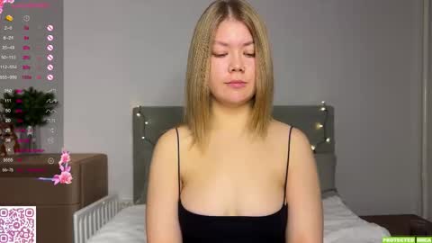 Mona online show from December 2025 03:11:02 AM