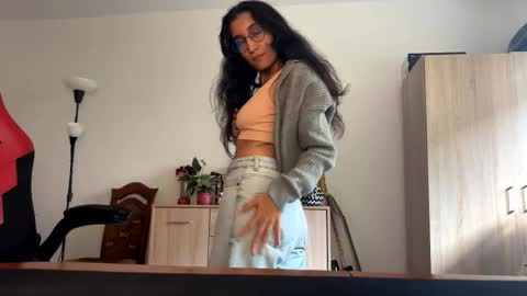 Snapshot of jettycuteeva chatting on October 2025 02:50:01 PM Eva online show from October 2025 02:50:01 PM