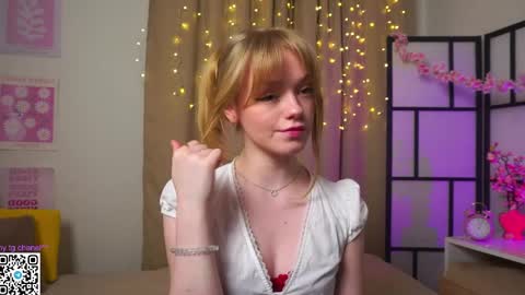 Gwen online show from April 2026 08:53:02 PM