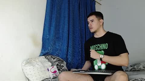 Juan David online show from December 2024 10:34:01 AM