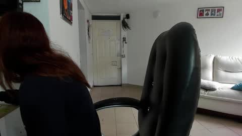Snapshot of jezabel_purple chatting on May 2026 05:31:01 PM Camila online show from May 2026 05:31:01 PM