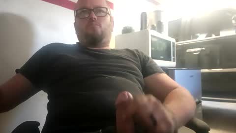 Snapshot of jg1002 chatting on October 2025 09:04:01 PM jg1002 online show from October 2025 09:04:01 PM