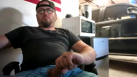 Snapshot of jg1002 chatting on October 2025 10:30:02 PM jg1002 online show from October 2025 10:30:02 PM