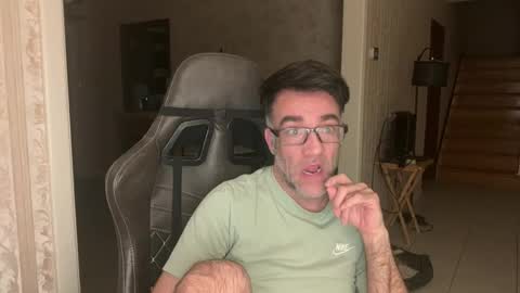 Snapshot of jglisson83 chatting on April 2026 03:17:02 AM jglisson83 online show from April 2026 03:17:02 AM