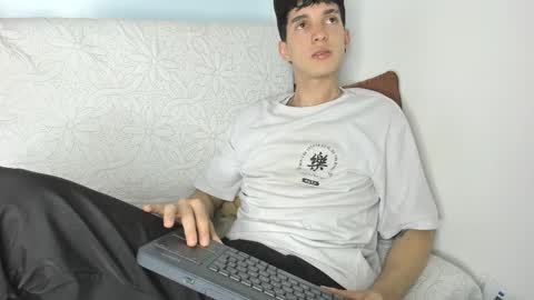 Jheampiero online show from February 2026 09:01:01 PM