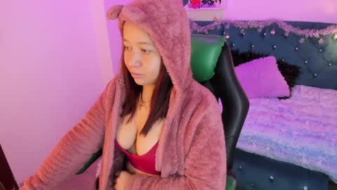 Jhiinny online show from December 2024 03:40:01 AM