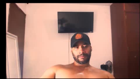 En moreno online show from December 2025 04:41:04 AM