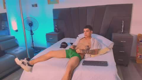 jhoanleandro online show from February 2025 09:57:02 AM