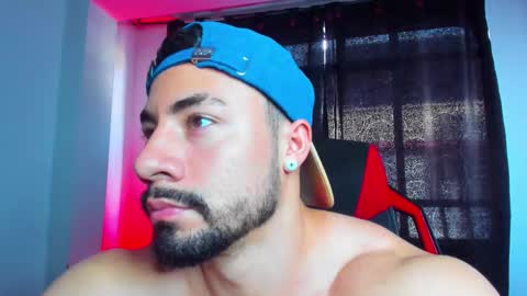 Jhojan Strong  online show from December 2025 08:35:01 PM