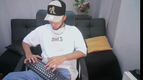jhon_malo online show from February 2025 02:38:01 AM