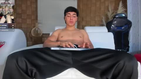 jhonaldsw online show from December 2024 06:38:01 PM