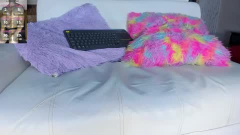 jhonaldsw online show from January 2025 06:45:01 PM