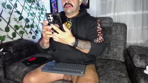 Snapshot of jhondick609 chatting on January 2025 01:43:02 AM JhonD online show from January 2025 01:43:02 AM