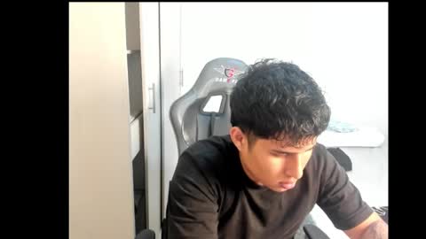 jhonny_dickm online show from September 2025 06:10:02 PM