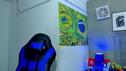 jhonny online show from November 2025 04:12:02 AM