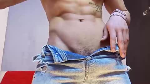 jhonny_thes28 online show from November 2025 06:59:02 PM