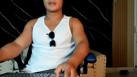 Snapshot of jhony_curly chatting on May 2026 11:47:01 PM jhony_curly online show from May 2026 11:47:01 PM