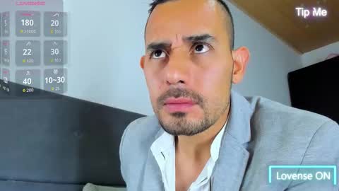 Jhony Alzate online show from October 2025 01:47:01 AM