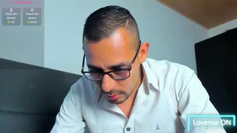 Jhony Alzate online show from March 2026 02:49:01 AM