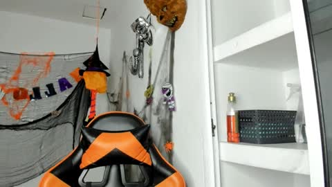 jhosep_hamilton online show from October 2025 12:05:02 PM