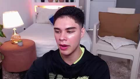 Jhuan Nhez online show from November 2025 01:51:01 PM