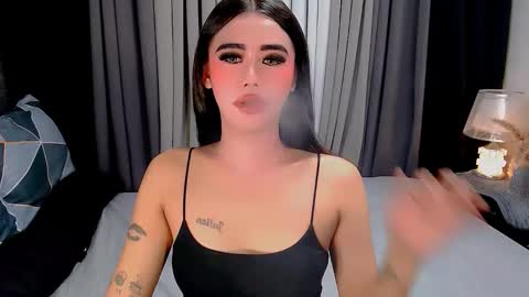 jhuliana_and_charles_room online show from December 2025 03:45:02 AM