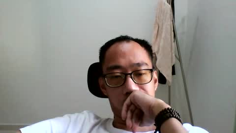 Snapshot of jiachi13 chatting on January 2025 04:33:01 AM Alex online show from January 2025 04:33:01 AM