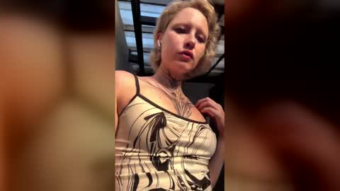 jigglipuff_ online show from February 2026 02:37:01 AM