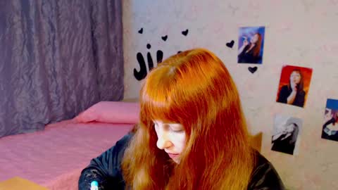 Snapshot of jillstevens chatting on January 2025 09:33:01 PM jillstevens online show from January 2025 09:33:01 PM