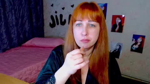 Snapshot of jillstevens chatting on February 2025 02:22:02 AM jillstevens online show from February 2025 02:22:02 AM